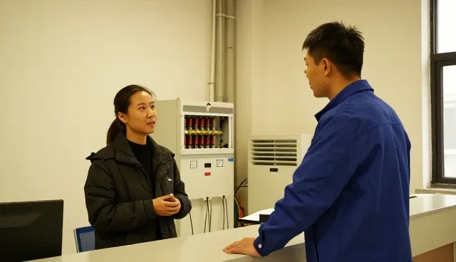 如何根据本地需求优化控制柜的使用与维护